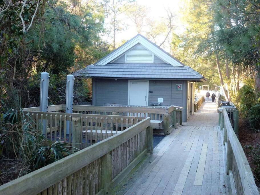 Cute 2 Bedroom, 2 Bath Condo At Folly Field Beach Hilton Head Island Eksteriør billede