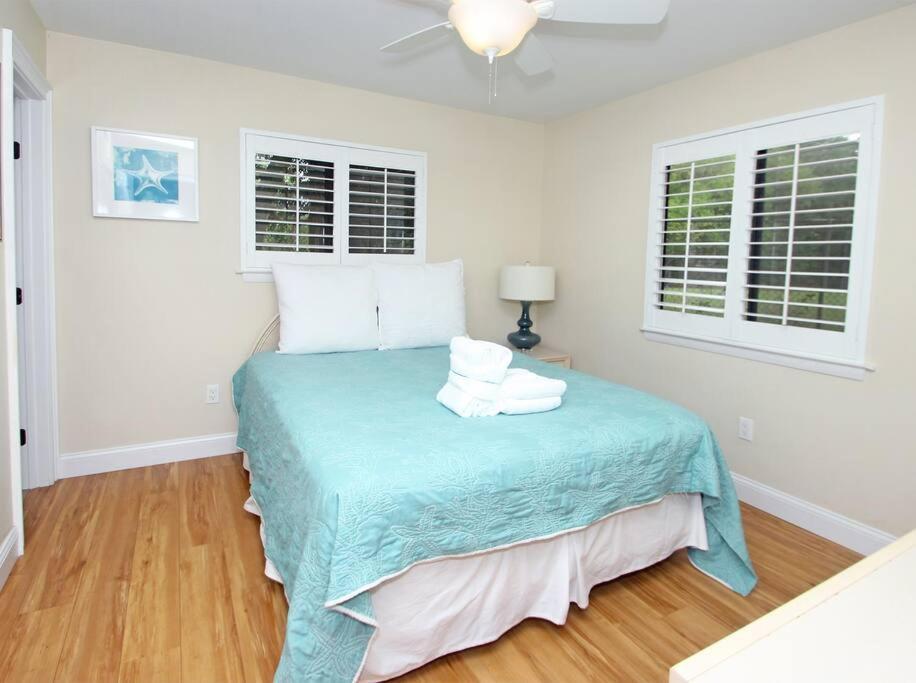 Cute 2 Bedroom, 2 Bath Condo At Folly Field Beach Hilton Head Island Eksteriør billede