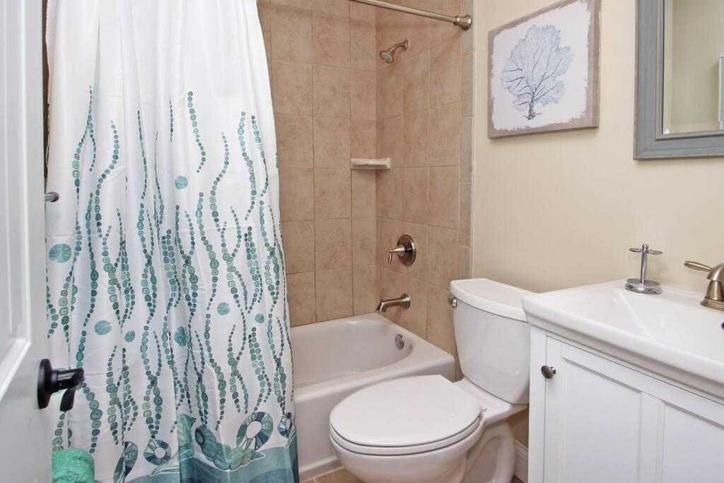 Cute 2 Bedroom, 2 Bath Condo At Folly Field Beach Hilton Head Island Eksteriør billede