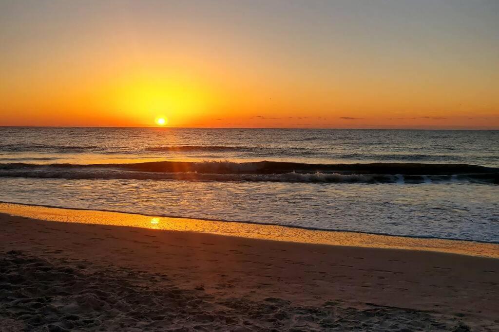 Cute 2 Bedroom, 2 Bath Condo At Folly Field Beach Hilton Head Island Eksteriør billede