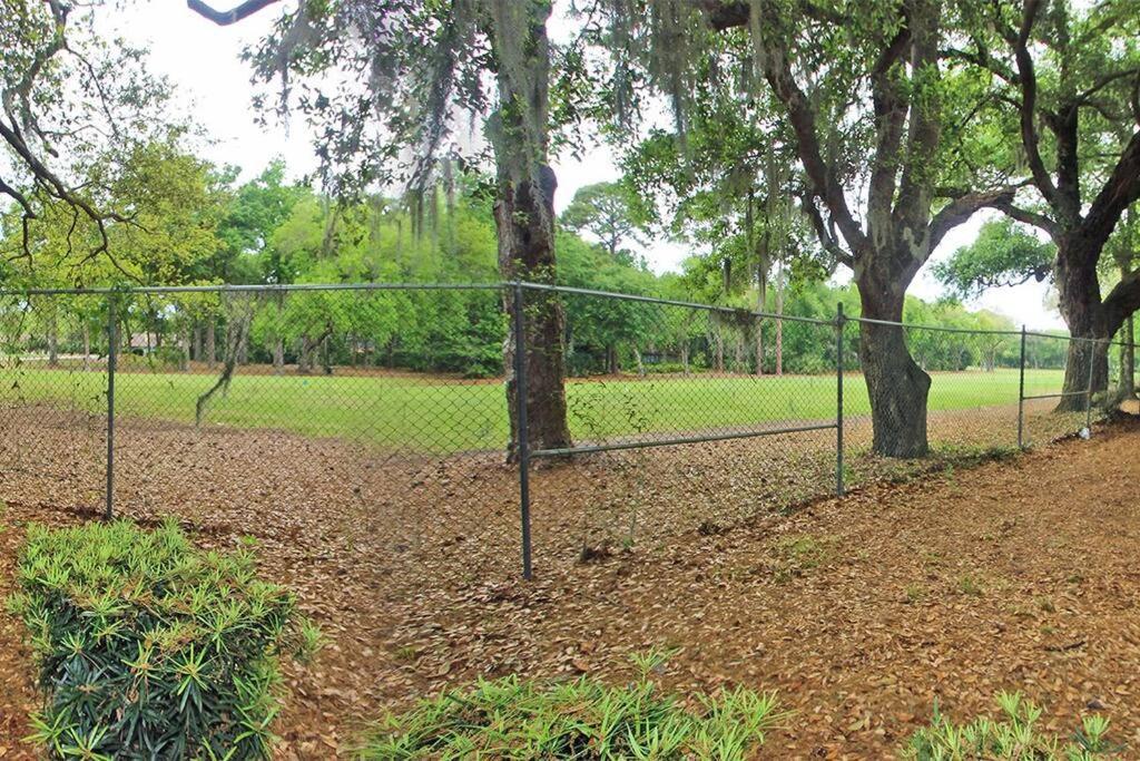 Cute 2 Bedroom, 2 Bath Condo At Folly Field Beach Hilton Head Island Eksteriør billede